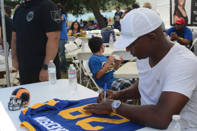 Eric Dickerson was present for autographs. Photo credit: Beautiful Memories by Valerie Gomez.